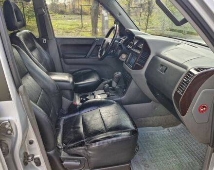 Сірий Міцубісі Паджеро, об'ємом двигуна 3.5 л та пробігом 262 тис. км за 6000 $, фото 18 на Automoto.ua