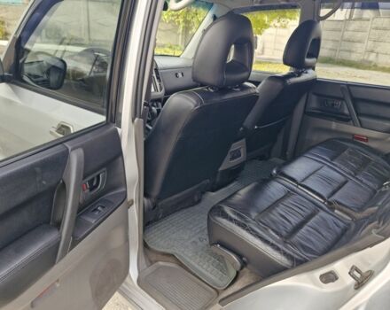 Сірий Міцубісі Паджеро, об'ємом двигуна 3.5 л та пробігом 262 тис. км за 6000 $, фото 12 на Automoto.ua