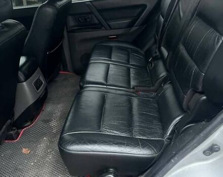 Сірий Міцубісі Паджеро, об'ємом двигуна 3.5 л та пробігом 318 тис. км за 5999 $, фото 2 на Automoto.ua