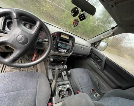 Серый Мицубиси Паджеро, объемом двигателя 3.2 л и пробегом 250 тыс. км за 4000 $, фото 7 на Automoto.ua