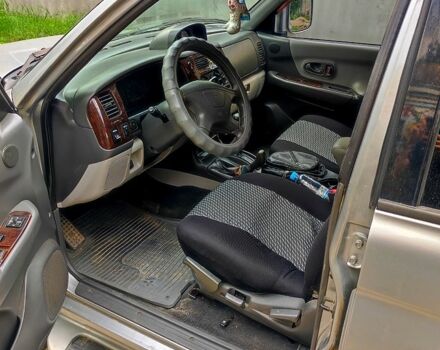 Серый Мицубиси Паджеро, объемом двигателя 3 л и пробегом 327 тыс. км за 7000 $, фото 2 на Automoto.ua