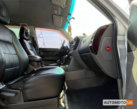Сірий Міцубісі Паджеро, об'ємом двигуна 3.5 л та пробігом 320 тис. км за 7500 $, фото 25 на Automoto.ua