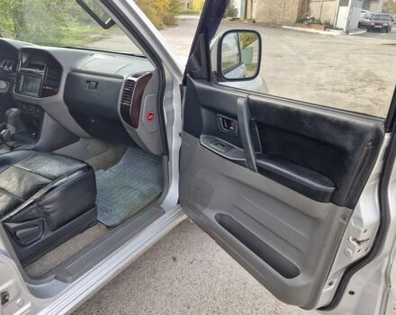 Сірий Міцубісі Паджеро, об'ємом двигуна 3.5 л та пробігом 262 тис. км за 6000 $, фото 17 на Automoto.ua