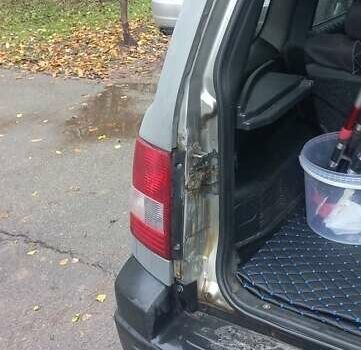 Серый Мицубиси Паджеро, объемом двигателя 1.8 л и пробегом 146 тыс. км за 4550 $, фото 4 на Automoto.ua