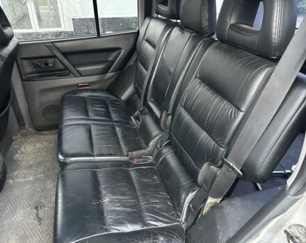 Сірий Міцубісі Паджеро, об'ємом двигуна 3.2 л та пробігом 400 тис. км за 3850 $, фото 9 на Automoto.ua
