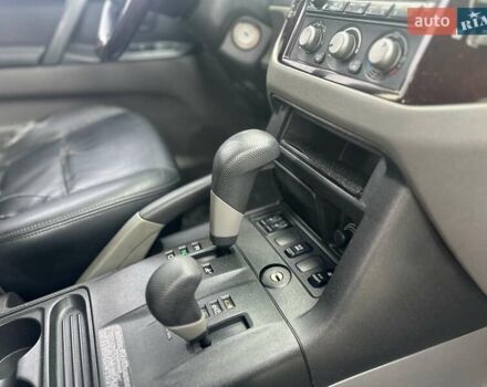 Серый Мицубиси Паджеро, объемом двигателя 3.5 л и пробегом 299 тыс. км за 6700 $, фото 29 на Automoto.ua