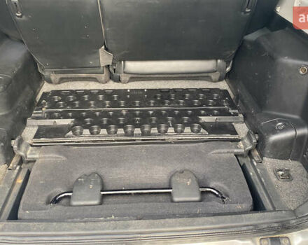 Мицубиси Паджеро 2002 в Чернигове на Automoto.ua Серый Мицубиси Паджеро, объемом двигателя 3.5 л и пробегом 304 тыс. км за 6250 $, фото 12 на Automoto.ua