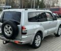 Сірий Міцубісі Паджеро, об'ємом двигуна 3.2 л та пробігом 400 тис. км за 3850 $, фото 4 на Automoto.ua