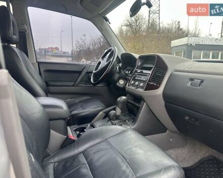 Серый Мицубиси Паджеро, объемом двигателя 3.5 л и пробегом 299 тыс. км за 6700 $, фото 26 на Automoto.ua