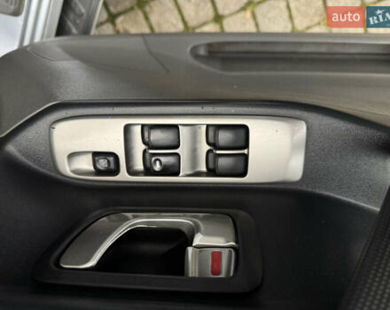 Серый Мицубиси Паджеро, объемом двигателя 3.2 л и пробегом 481 тыс. км за 7300 $, фото 29 на Automoto.ua