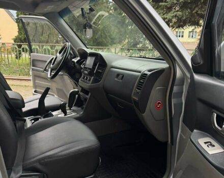 Серый Мицубиси Паджеро, объемом двигателя 3.2 л и пробегом 481 тыс. км за 7300 $, фото 16 на Automoto.ua