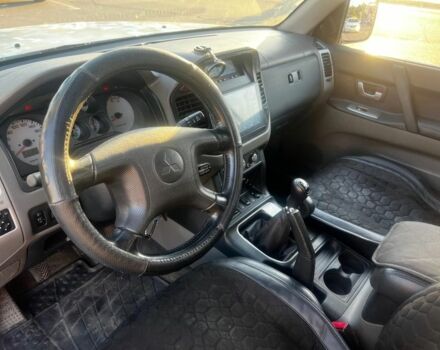 Міцубісі Паджеро 2003 у Сумах на Automoto.ua Сірий Міцубісі Паджеро, об'ємом двигуна 3.2 л та пробігом 355 тис. км за 6500 $, фото 7 на Automoto.ua