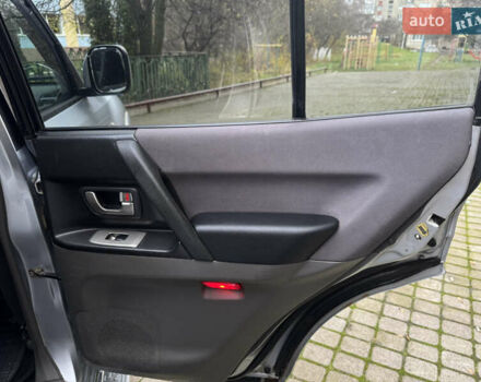 Серый Мицубиси Паджеро, объемом двигателя 3.2 л и пробегом 481 тыс. км за 7300 $, фото 24 на Automoto.ua