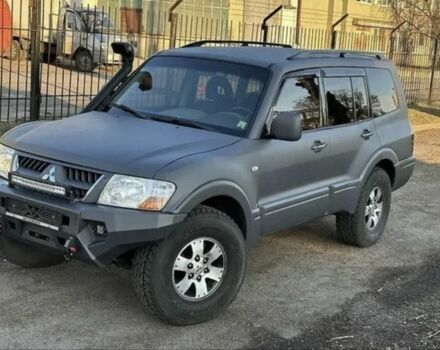 Серый Мицубиси Паджеро, объемом двигателя 3.2 л и пробегом 450 тыс. км за 10000 $, фото 1 на Automoto.ua