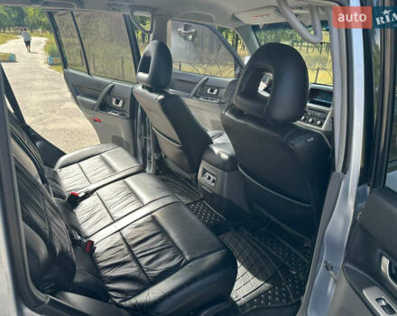 Серый Мицубиси Паджеро, объемом двигателя 3.5 л и пробегом 192 тыс. км за 7900 $, фото 12 на Automoto.ua