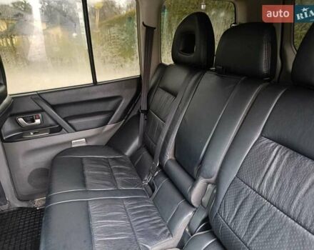 Серый Мицубиси Паджеро, объемом двигателя 3.5 л и пробегом 290 тыс. км за 7500 $, фото 9 на Automoto.ua