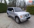 Серый Мицубиси Паджеро, объемом двигателя 3.5 л и пробегом 290 тыс. км за 7500 $, фото 1 на Automoto.ua