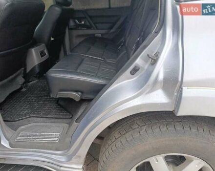 Серый Мицубиси Паджеро, объемом двигателя 3.5 л и пробегом 290 тыс. км за 7500 $, фото 10 на Automoto.ua