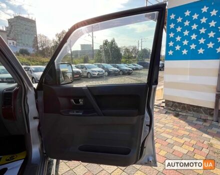 Сірий Міцубісі Паджеро, об'ємом двигуна 3.2 л та пробігом 390 тис. км за 9300 $, фото 19 на Automoto.ua