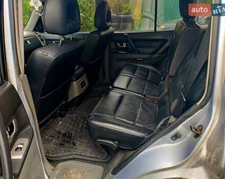 Сірий Міцубісі Паджеро, об'ємом двигуна 3.5 л та пробігом 498 тис. км за 7700 $, фото 5 на Automoto.ua