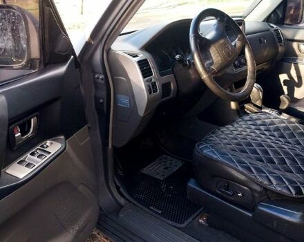 Серый Мицубиси Паджеро, объемом двигателя 3.2 л и пробегом 450 тыс. км за 9999 $, фото 6 на Automoto.ua