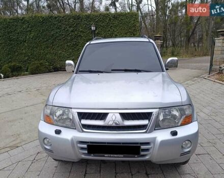 Серый Мицубиси Паджеро, объемом двигателя 3.5 л и пробегом 290 тыс. км за 7500 $, фото 4 на Automoto.ua