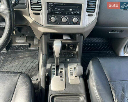 Серый Мицубиси Паджеро, объемом двигателя 3.5 л и пробегом 192 тыс. км за 7900 $, фото 10 на Automoto.ua