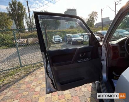 Сірий Міцубісі Паджеро, об'ємом двигуна 3.2 л та пробігом 390 тис. км за 9300 $, фото 14 на Automoto.ua