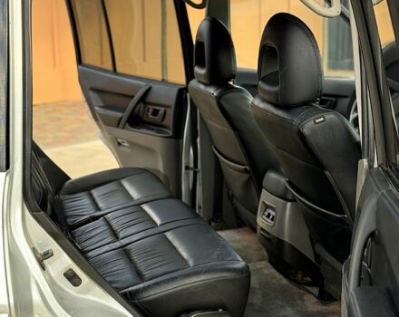 Серый Мицубиси Паджеро, объемом двигателя 3.2 л и пробегом 350 тыс. км за 4200 $, фото 10 на Automoto.ua