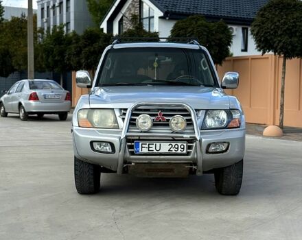 Серый Мицубиси Паджеро, объемом двигателя 3.2 л и пробегом 350 тыс. км за 4200 $, фото 1 на Automoto.ua