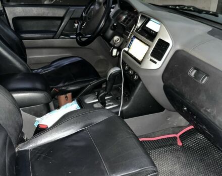 Сірий Міцубісі Паджеро, об'ємом двигуна 3.2 л та пробігом 320 тис. км за 7900 $, фото 3 на Automoto.ua