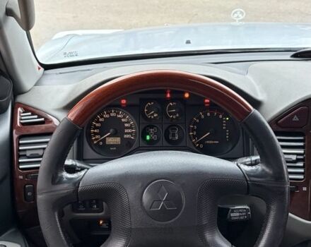 Серый Мицубиси Паджеро, объемом двигателя 3 л и пробегом 300 тыс. км за 5500 $, фото 14 на Automoto.ua