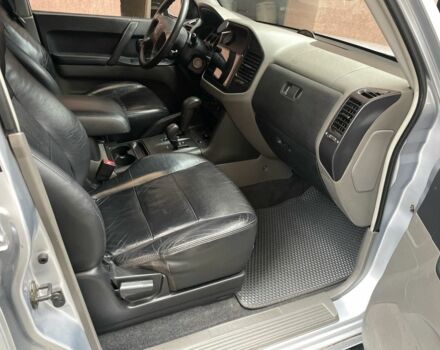 Серый Мицубиси Паджеро, объемом двигателя 3 л и пробегом 250 тыс. км за 9500 $, фото 6 на Automoto.ua