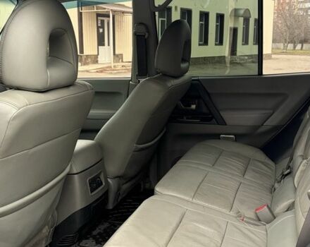 Серый Мицубиси Паджеро, объемом двигателя 3 л и пробегом 300 тыс. км за 5500 $, фото 21 на Automoto.ua