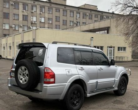 Серый Мицубиси Паджеро, объемом двигателя 3 л и пробегом 300 тыс. км за 5500 $, фото 4 на Automoto.ua