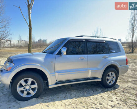 Сірий Міцубісі Паджеро, об'ємом двигуна 3.5 л та пробігом 200 тис. км за 7350 $, фото 2 на Automoto.ua