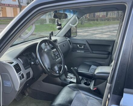 Серый Мицубиси Паджеро, объемом двигателя 3.2 л и пробегом 307 тыс. км за 5500 $, фото 5 на Automoto.ua