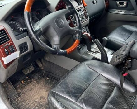 Серый Мицубиси Паджеро, объемом двигателя 3.2 л и пробегом 260 тыс. км за 4500 $, фото 2 на Automoto.ua