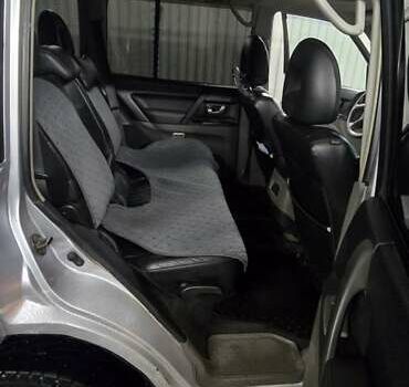 Сірий Міцубісі Паджеро, об'ємом двигуна 3.2 л та пробігом 346 тис. км за 9000 $, фото 12 на Automoto.ua