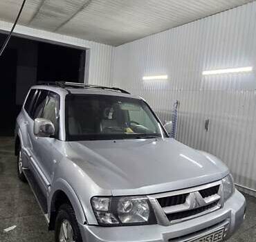 Сірий Міцубісі Паджеро, об'ємом двигуна 3.2 л та пробігом 346 тис. км за 9000 $, фото 1 на Automoto.ua