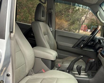 Серый Мицубиси Паджеро, объемом двигателя 3 л и пробегом 300 тыс. км за 5500 $, фото 19 на Automoto.ua