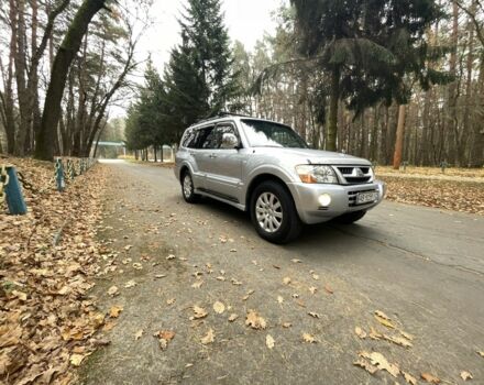 Серый Мицубиси Паджеро, объемом двигателя 3 л и пробегом 250 тыс. км за 9500 $, фото 1 на Automoto.ua