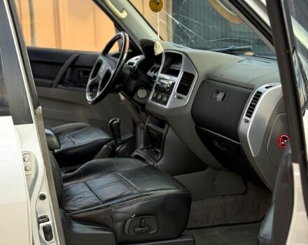 Серый Мицубиси Паджеро, объемом двигателя 3.2 л и пробегом 350 тыс. км за 4200 $, фото 11 на Automoto.ua