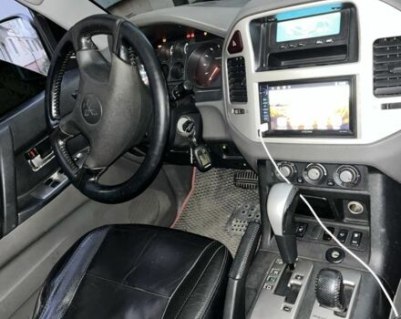 Сірий Міцубісі Паджеро, об'ємом двигуна 3.2 л та пробігом 320 тис. км за 7900 $, фото 4 на Automoto.ua