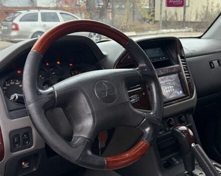 Серый Мицубиси Паджеро, объемом двигателя 3 л и пробегом 300 тыс. км за 5500 $, фото 12 на Automoto.ua