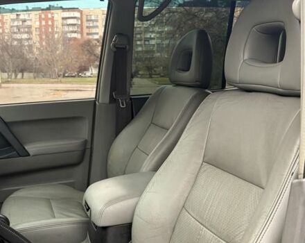 Серый Мицубиси Паджеро, объемом двигателя 3 л и пробегом 300 тыс. км за 5500 $, фото 11 на Automoto.ua