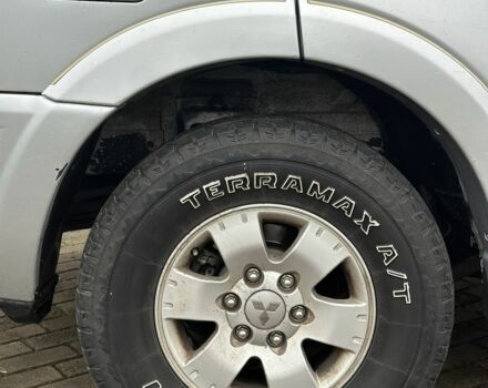 Сірий Міцубісі Паджеро, об'ємом двигуна 3.2 л та пробігом 265 тис. км за 4550 $, фото 4 на Automoto.ua