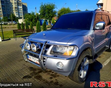 Серый Мицубиси Паджеро, объемом двигателя 30 л и пробегом 235 тыс. км за 9500 $, фото 1 на Automoto.ua