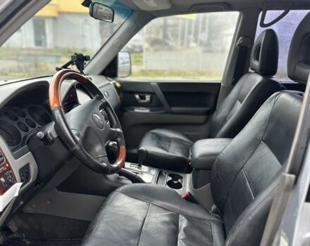 Сірий Міцубісі Паджеро, об'ємом двигуна 3.2 л та пробігом 265 тис. км за 4550 $, фото 14 на Automoto.ua
