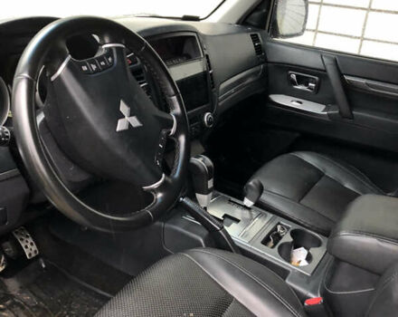 Серый Мицубиси Паджеро, объемом двигателя 3.2 л и пробегом 250 тыс. км за 13000 $, фото 3 на Automoto.ua